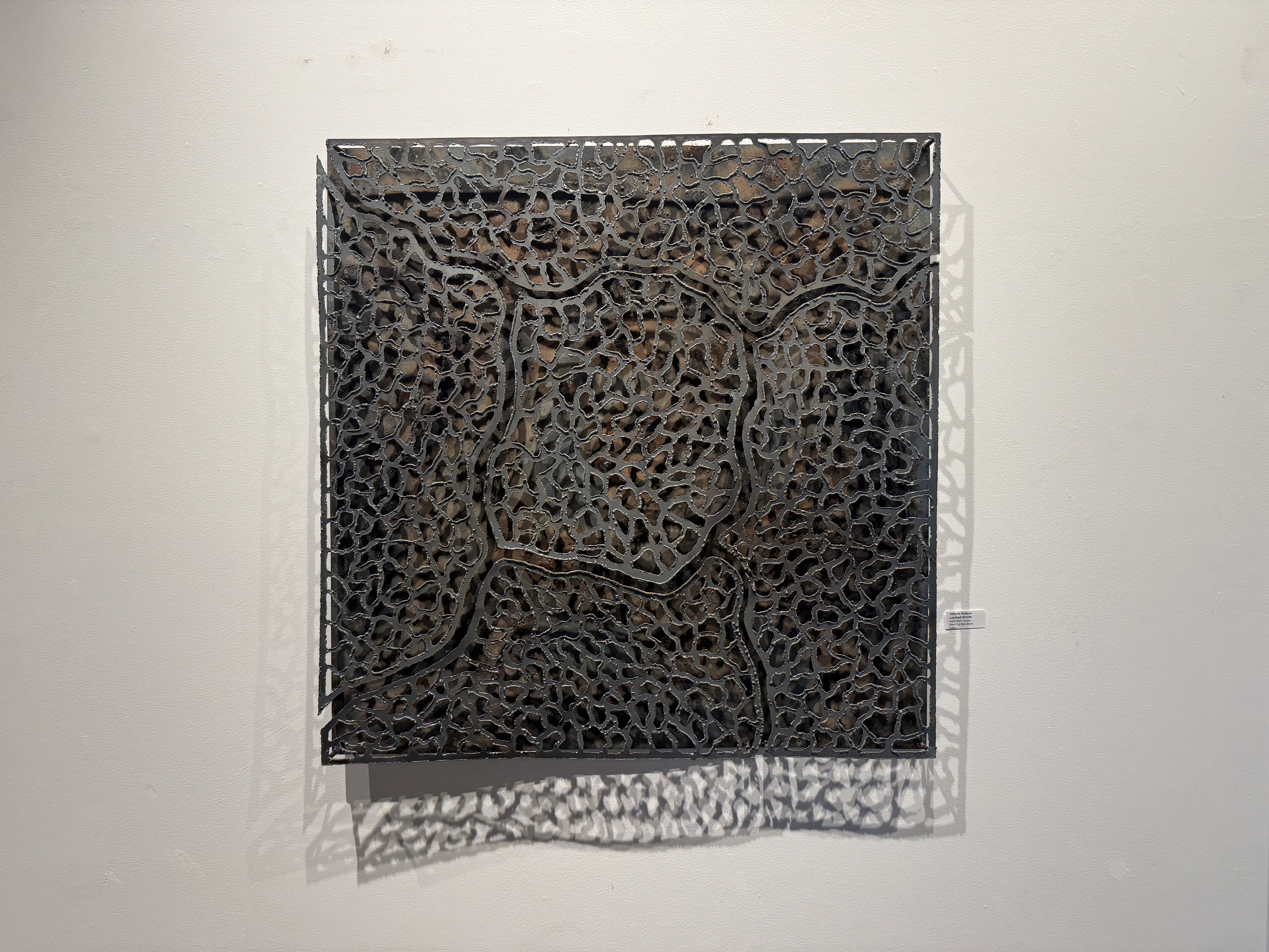 Infinite Pattern Layered Divide